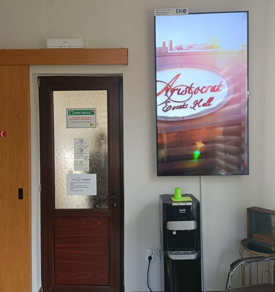 Reteaua Digitala DOOH Indoor - RasminDent | Stomatologie de lux